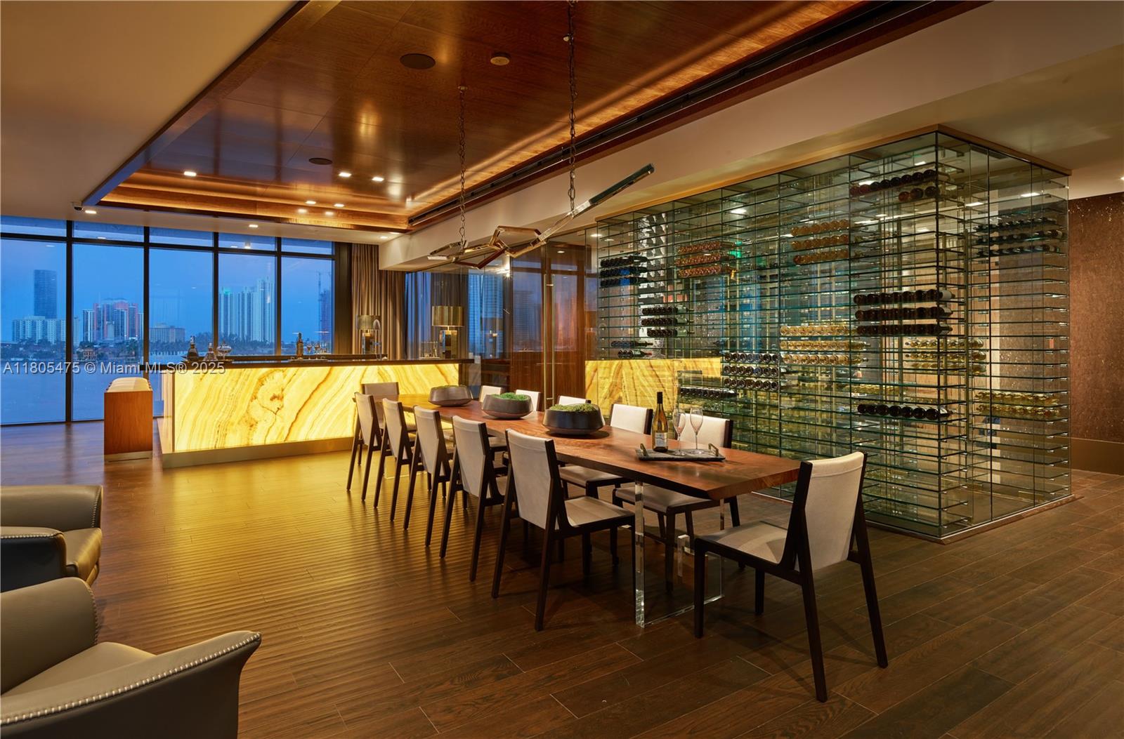 PRIVE CONDO - Residential