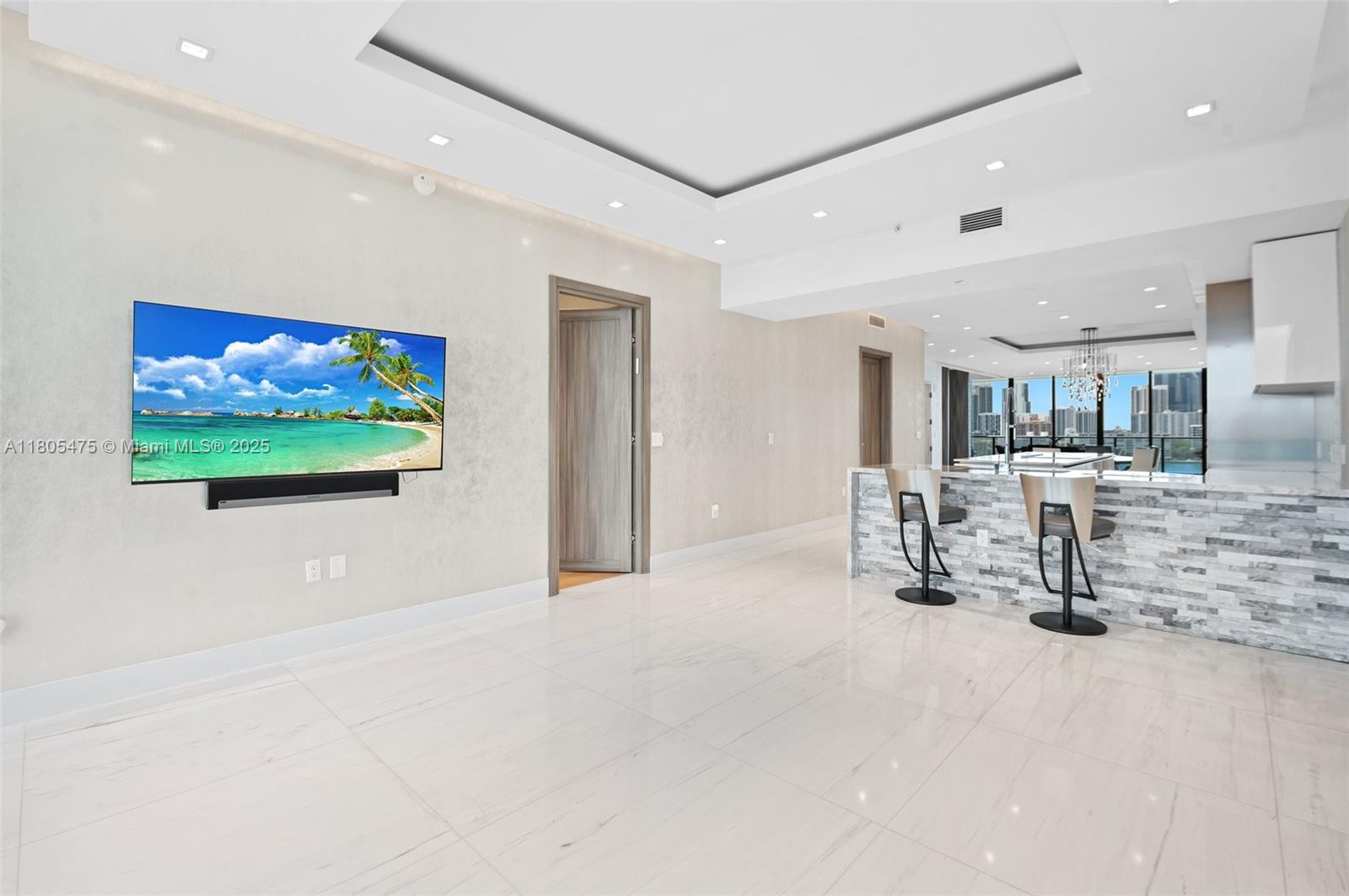PRIVE CONDO - Residential