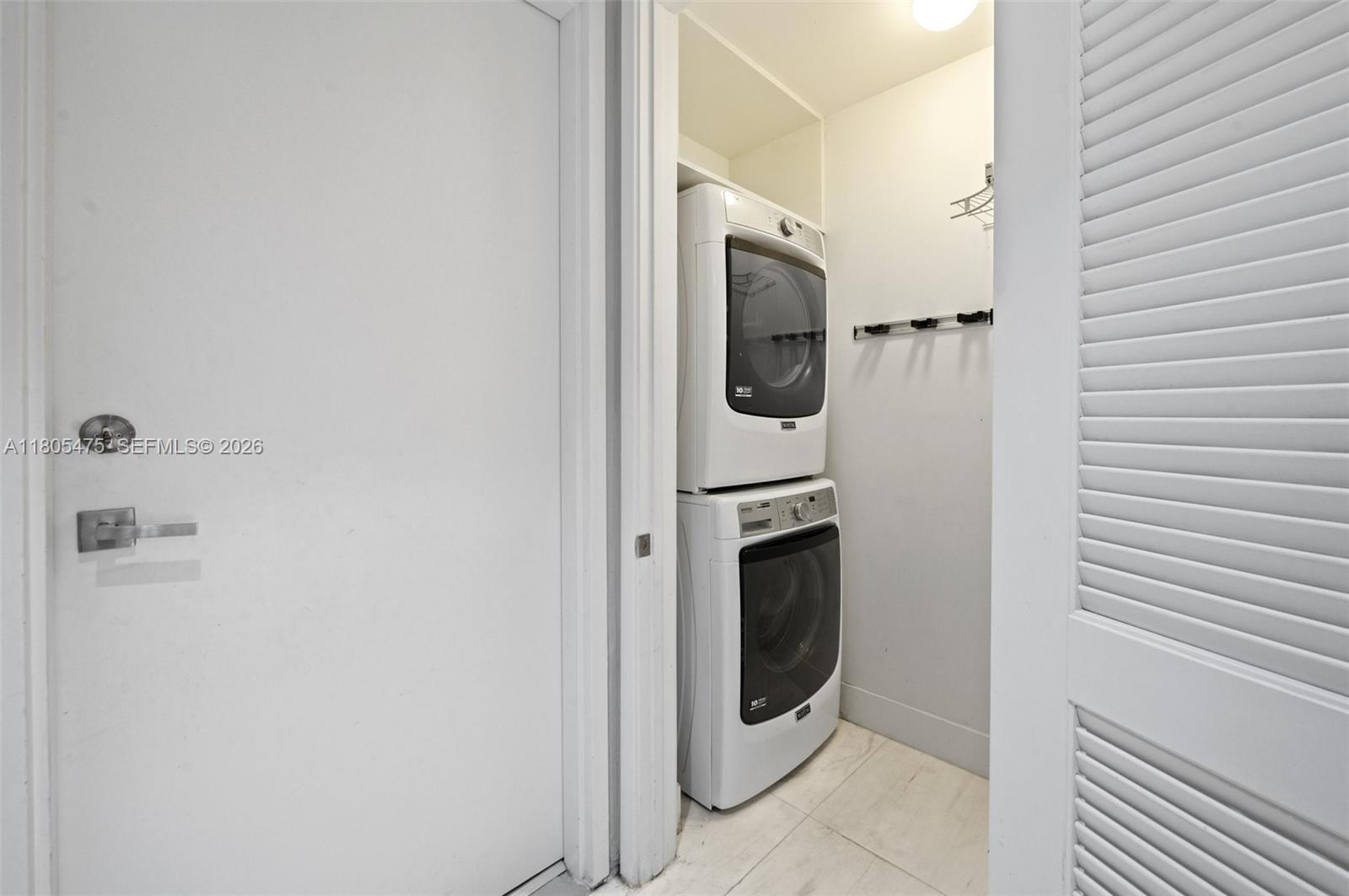 PRIVE CONDO - Residential