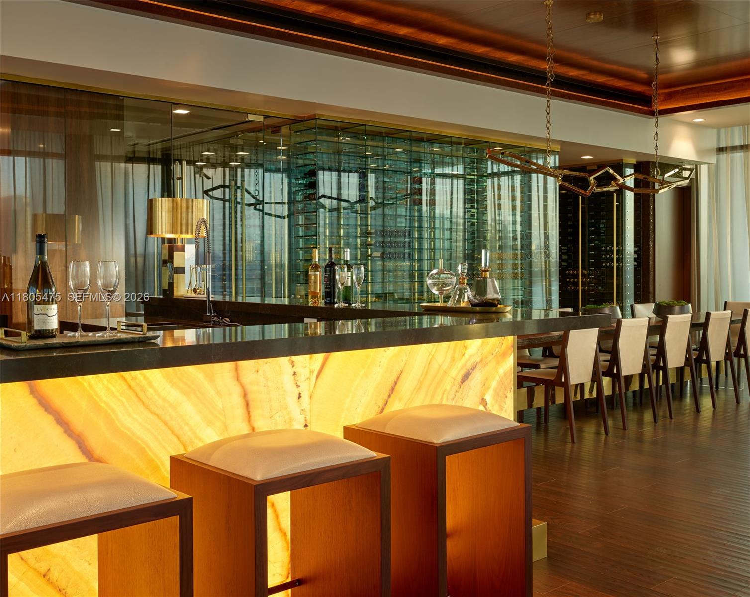 PRIVE CONDO - Residential