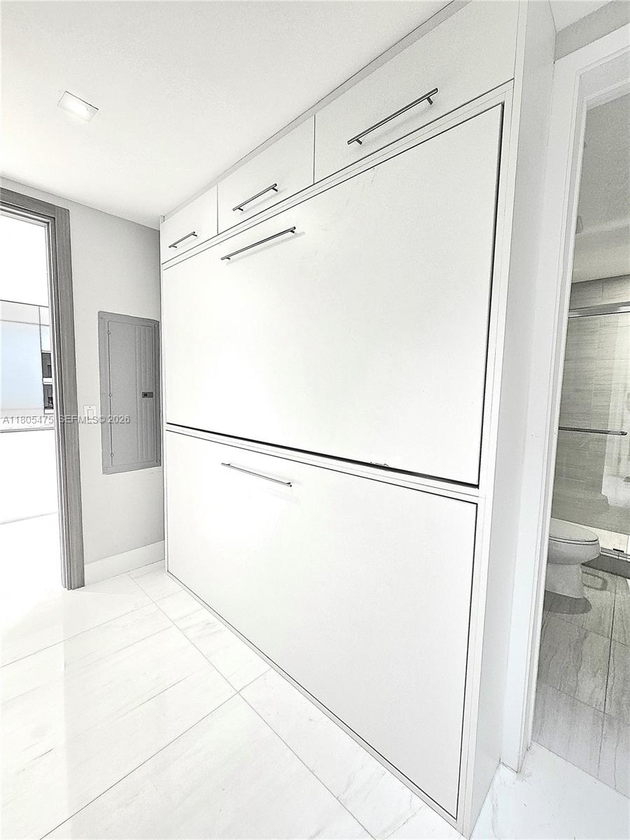 PRIVE CONDO - Residential