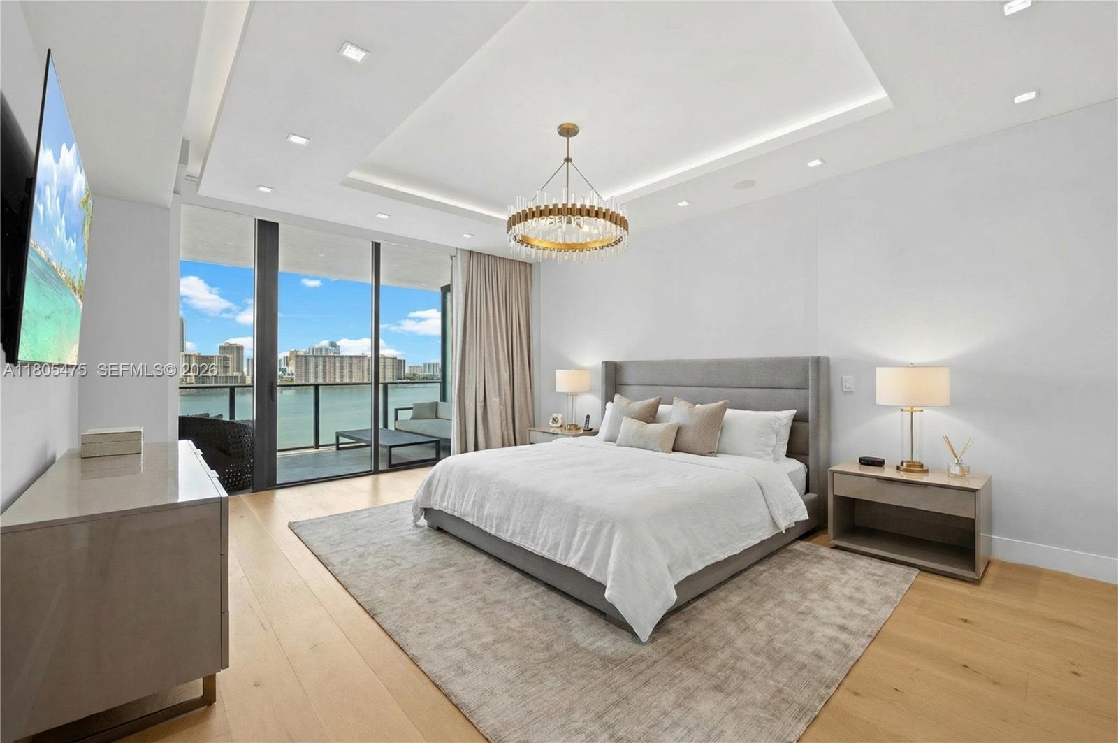 PRIVE CONDO - Residential