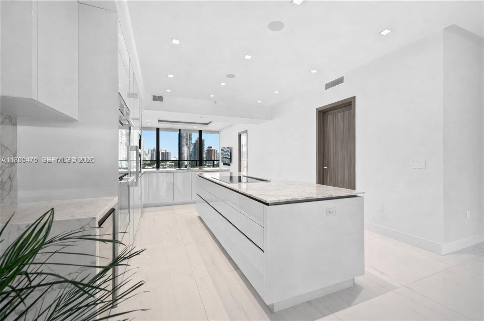 PRIVE CONDO - Residential