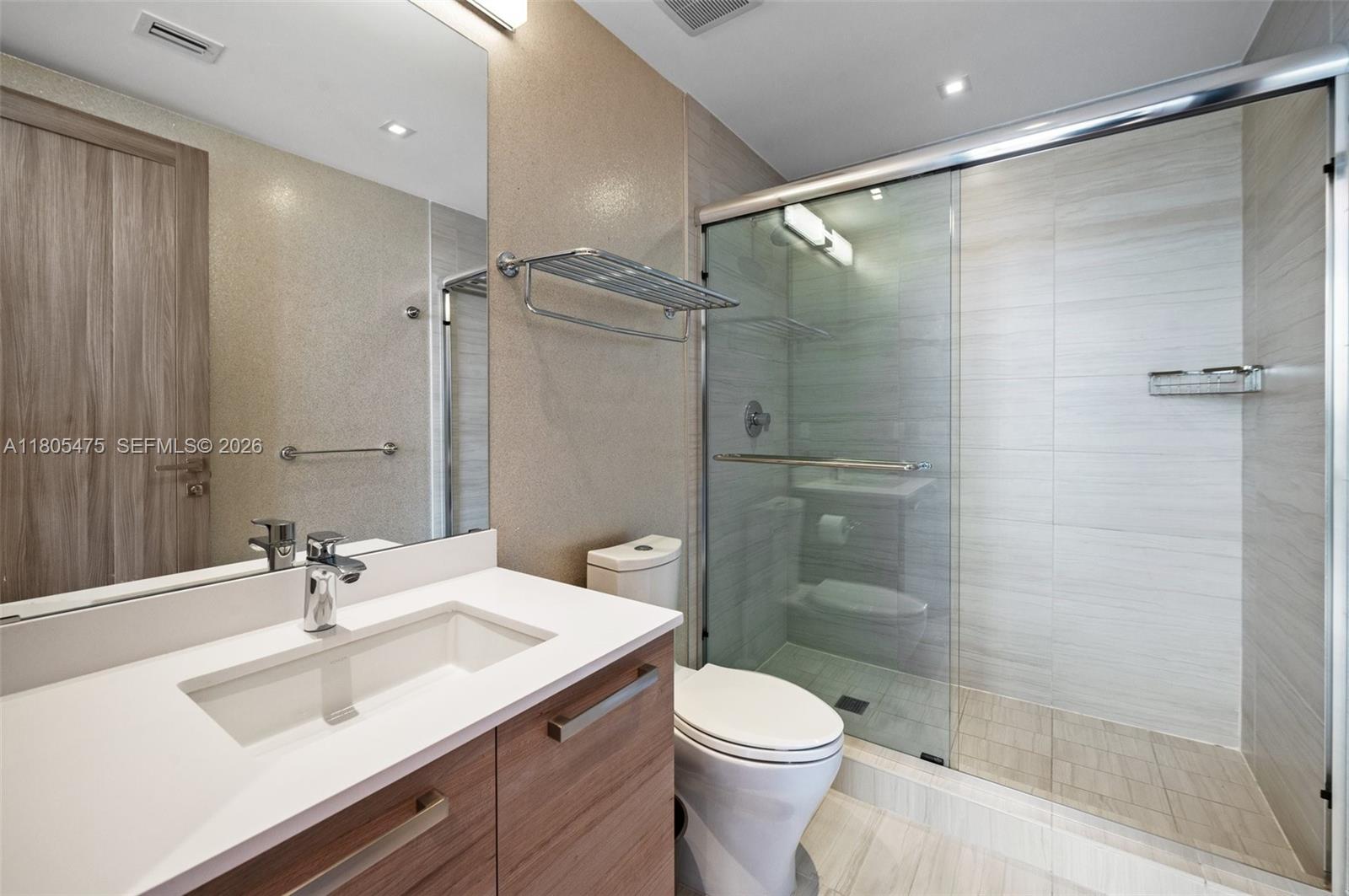 PRIVE CONDO - Residential