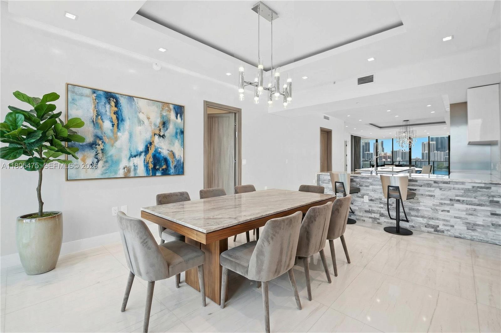 PRIVE CONDO - Residential