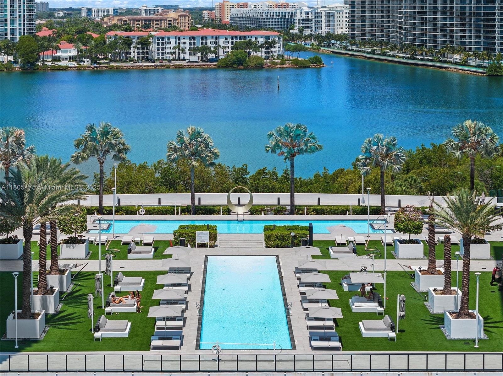 PRIVE CONDO - Residential