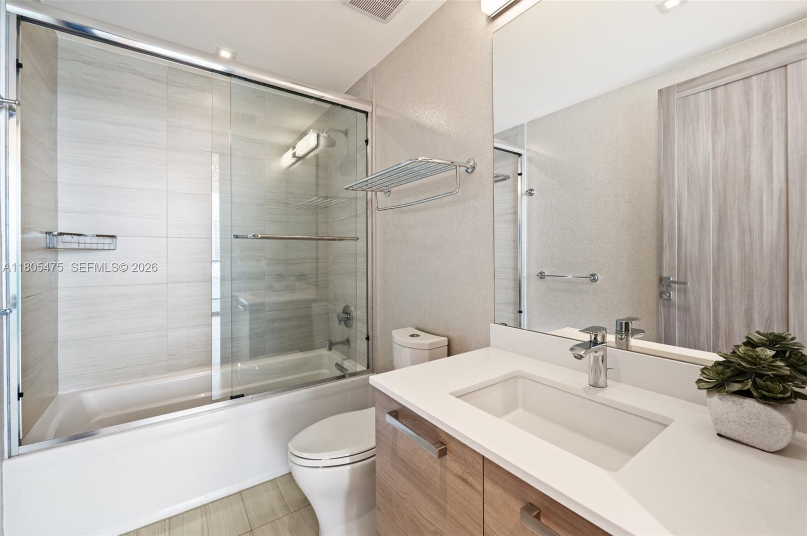 PRIVE CONDO - Residential