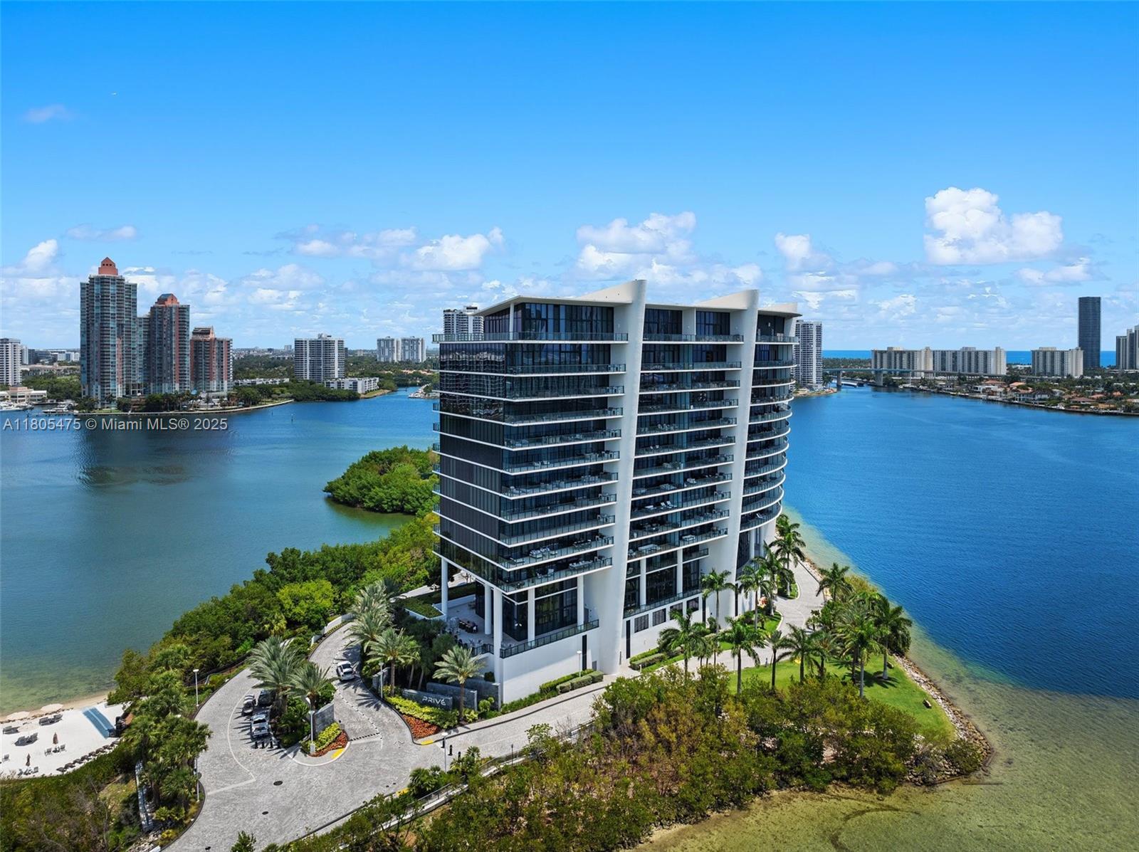 PRIVE CONDO - Residential