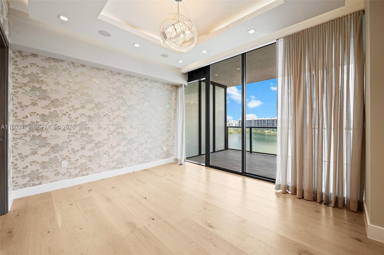 PRIVE CONDO - Residential