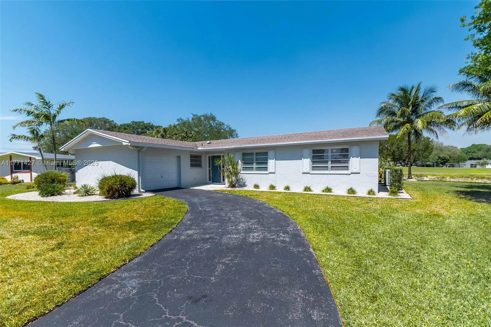 Miami, Florida 33176, United States, 4 Bedrooms Bedrooms, ,2 BathroomsBathrooms,Residential,Active,95601