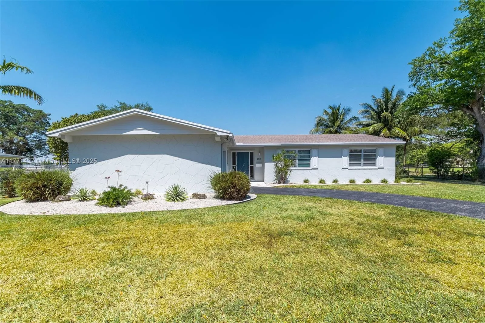 Miami, Florida 33176, United States, 4 Bedrooms Bedrooms, ,2 BathroomsBathrooms,Residential,Active,95601