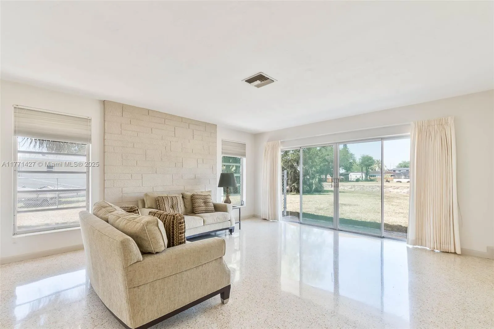 Miami, Florida 33176, United States, 4 Bedrooms Bedrooms, ,2 BathroomsBathrooms,Residential,Active,95601