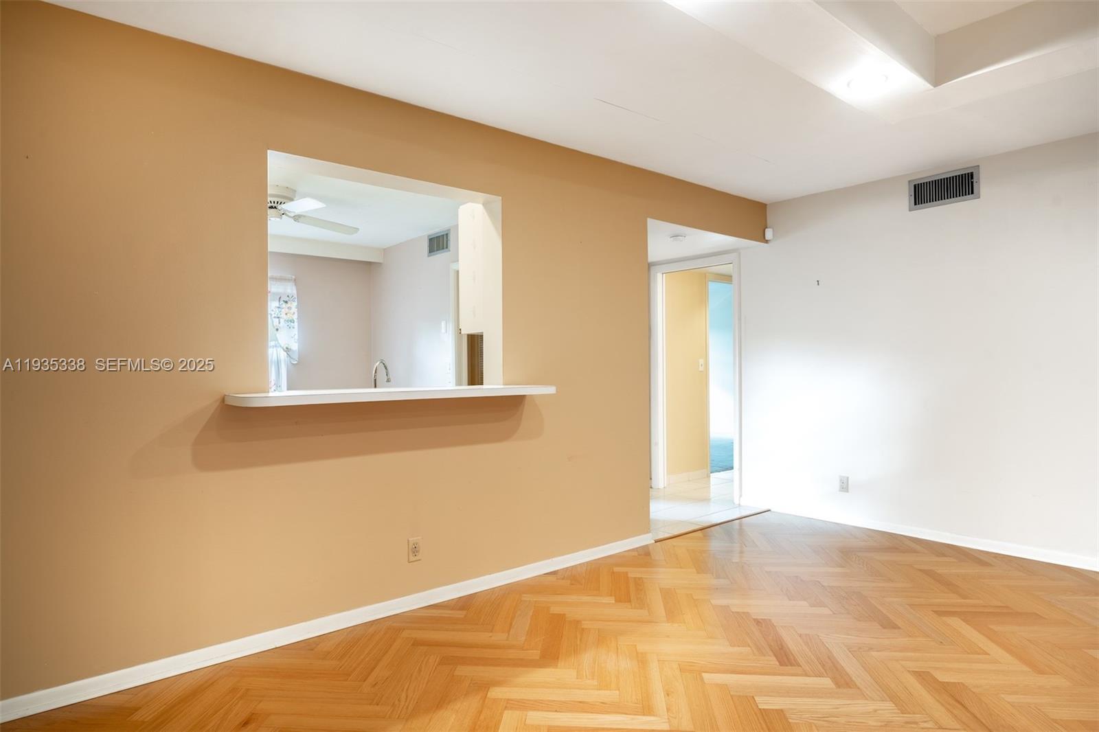 HOLLYBROOK GOLF AND TENNIS - Residential