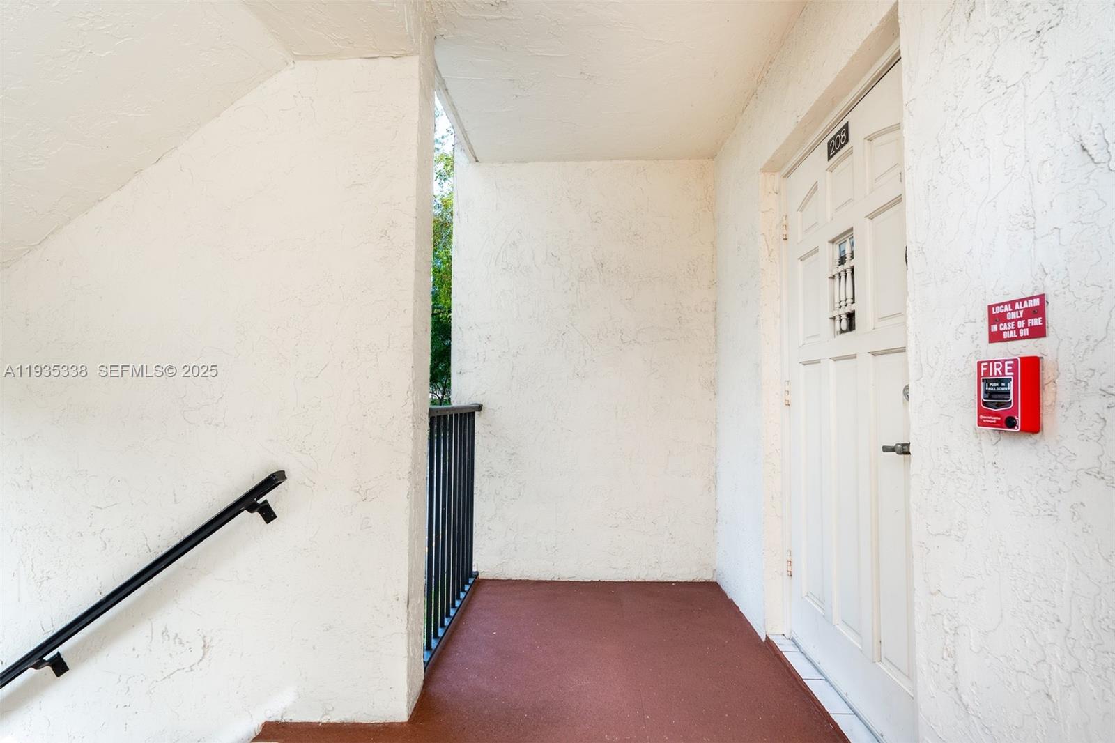 150 S Hollybrook Ter 208