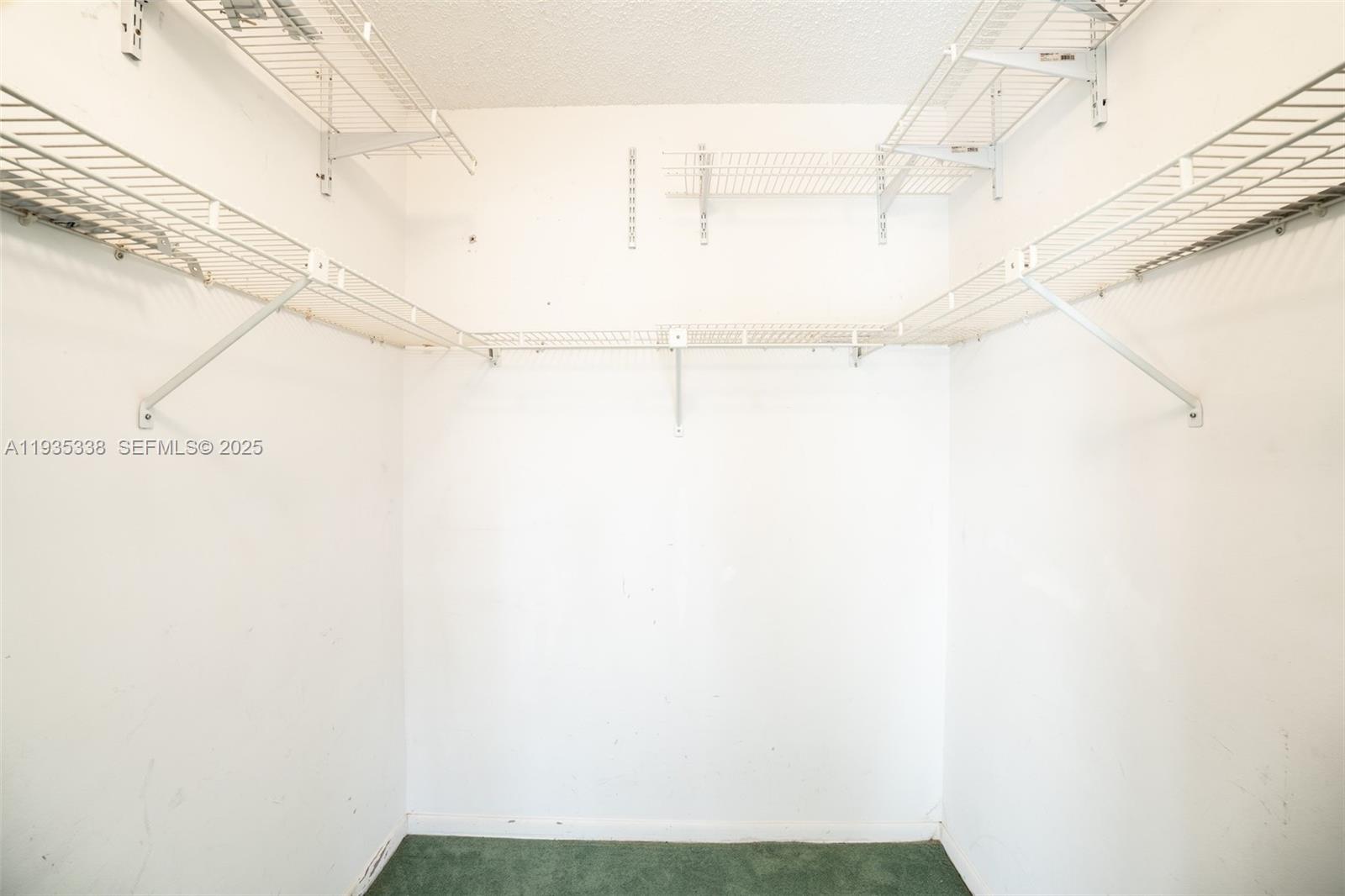 HOLLYBROOK GOLF AND TENNIS - Residential