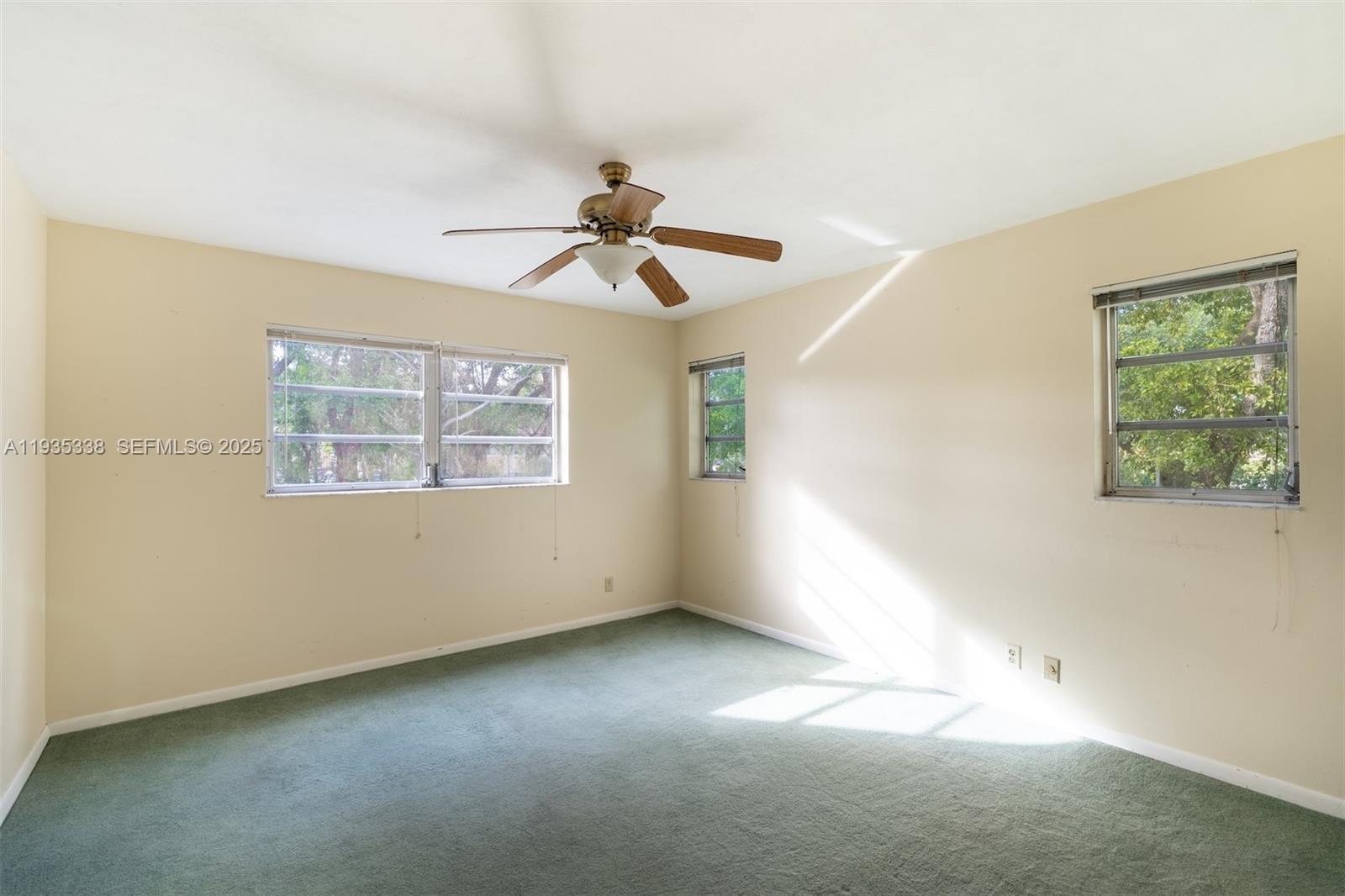 HOLLYBROOK GOLF AND TENNIS - Residential