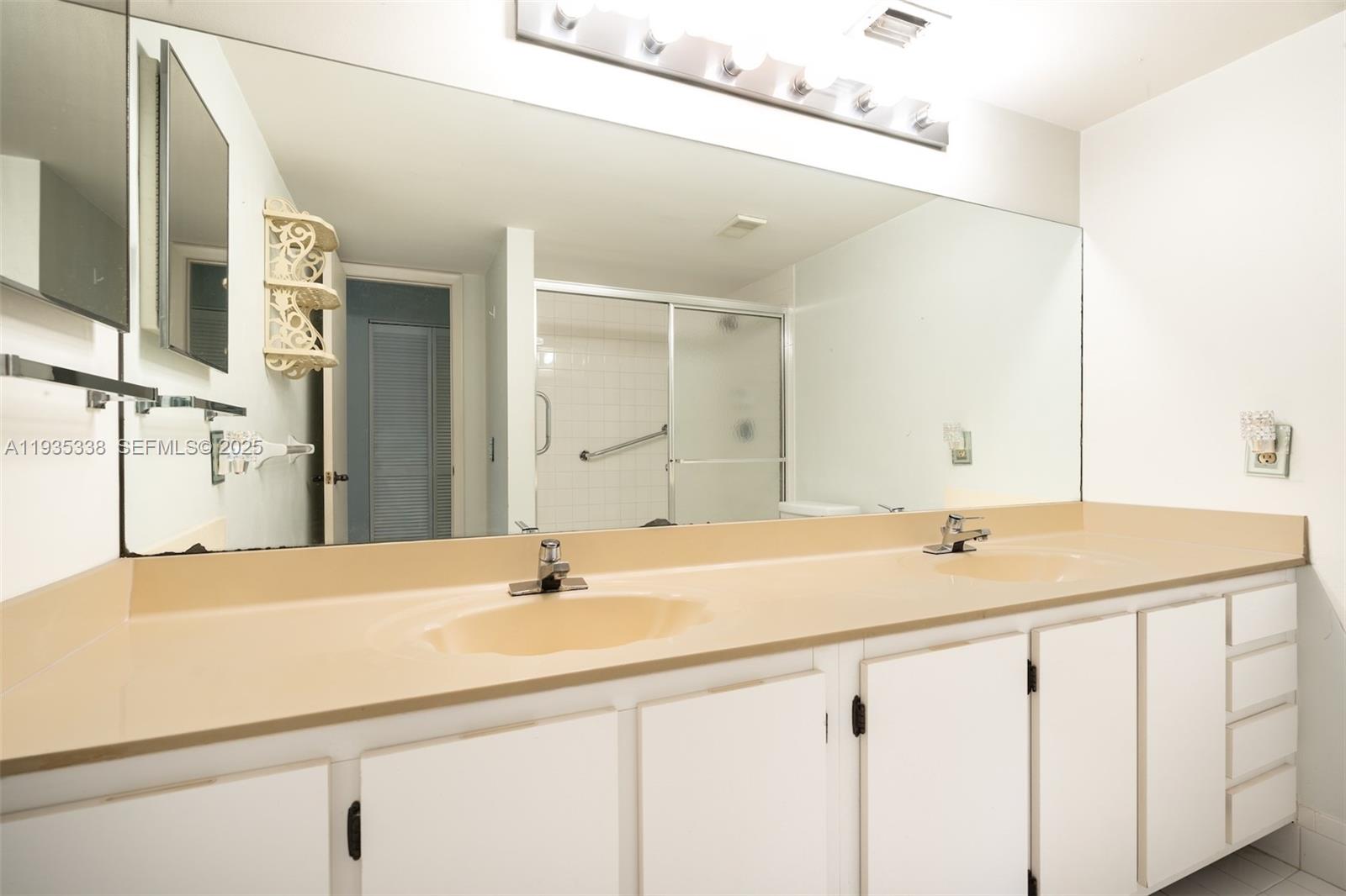 HOLLYBROOK GOLF AND TENNIS - Residential