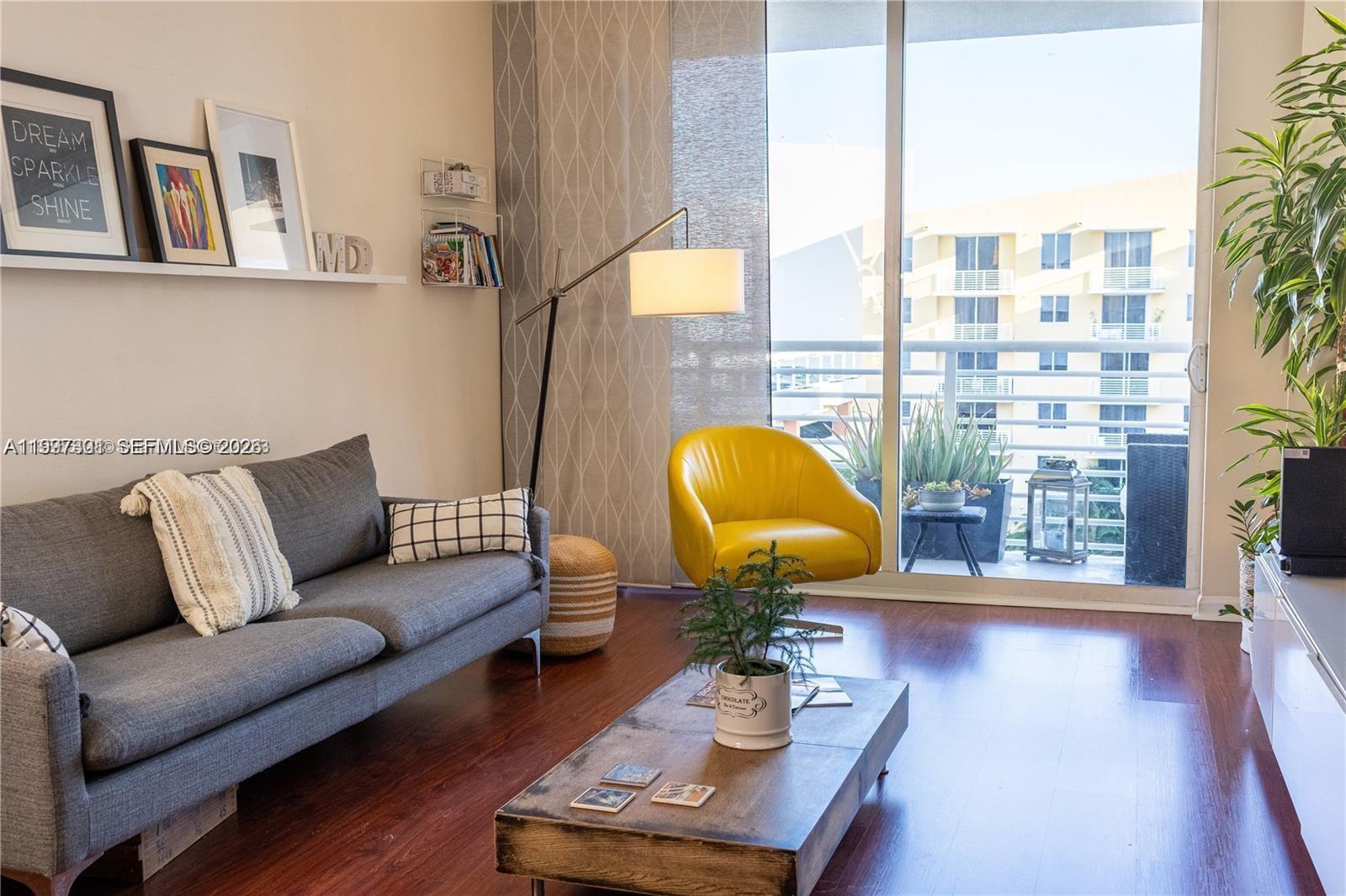 VENTURE AT AVENTURA WEST - Residential Lease