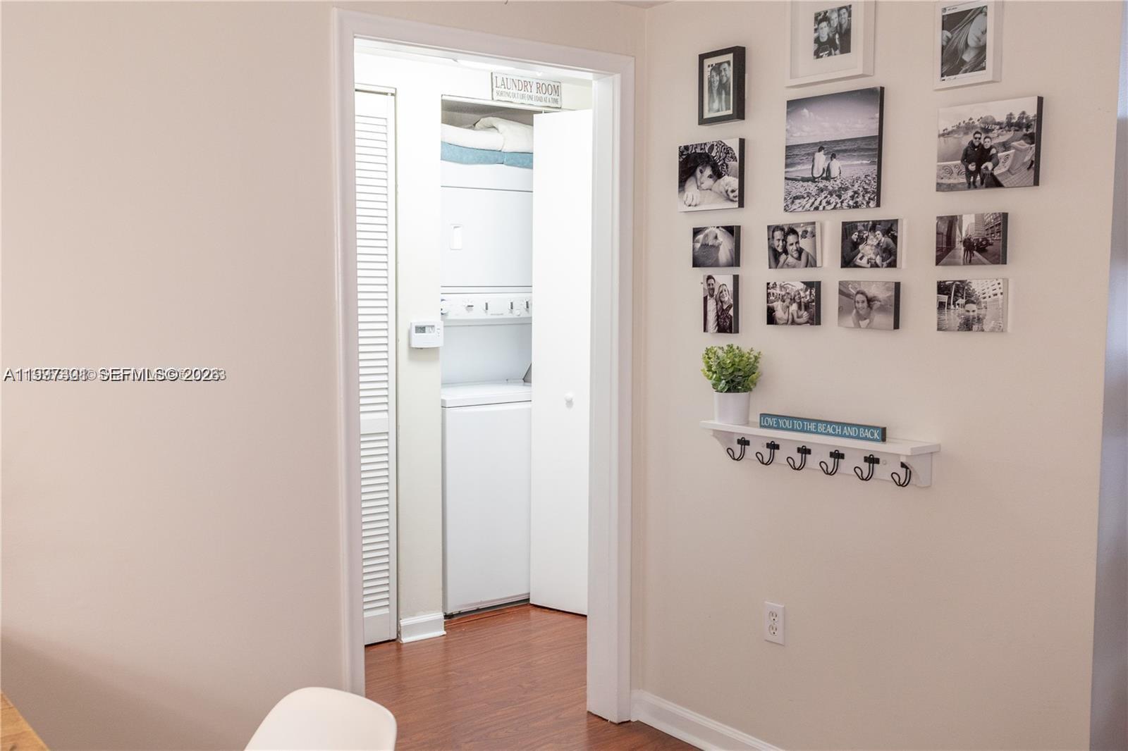 VENTURE AT AVENTURA WEST - Residential Lease