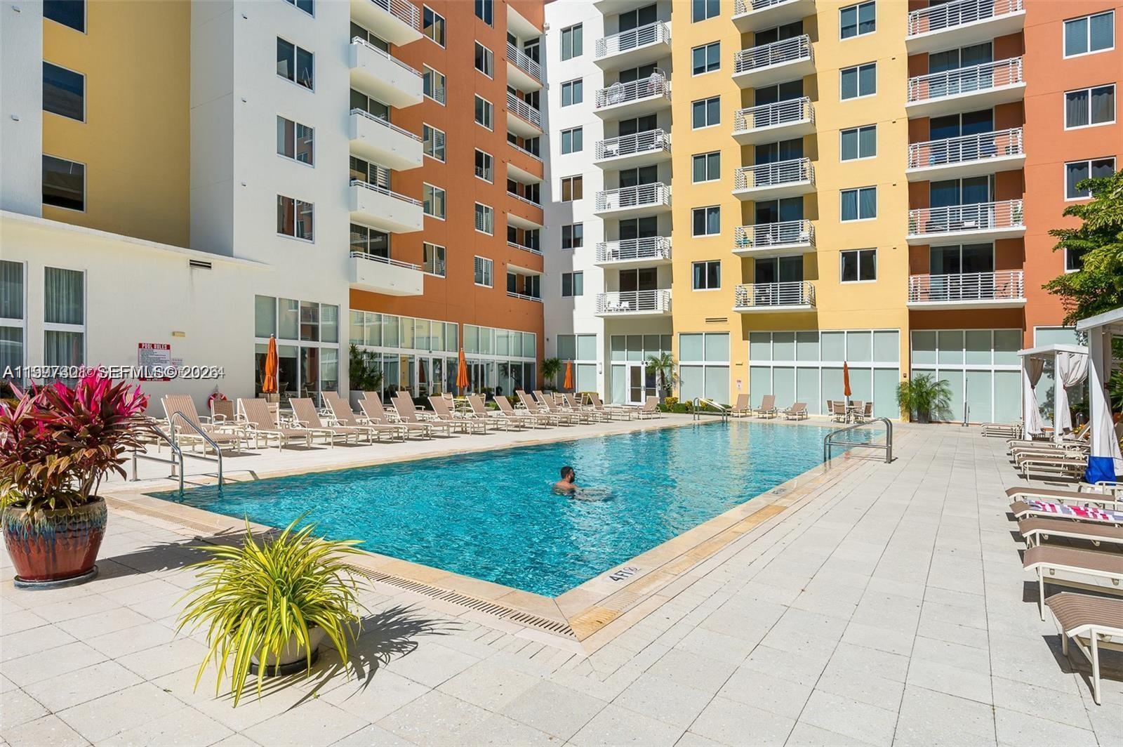 VENTURE AT AVENTURA WEST - Residential Lease