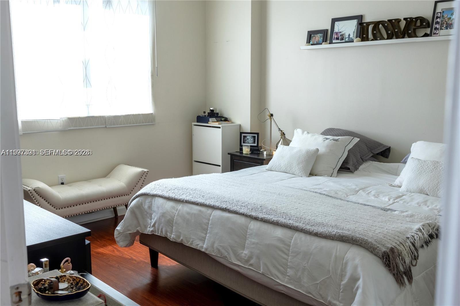 VENTURE AT AVENTURA WEST - Residential Lease