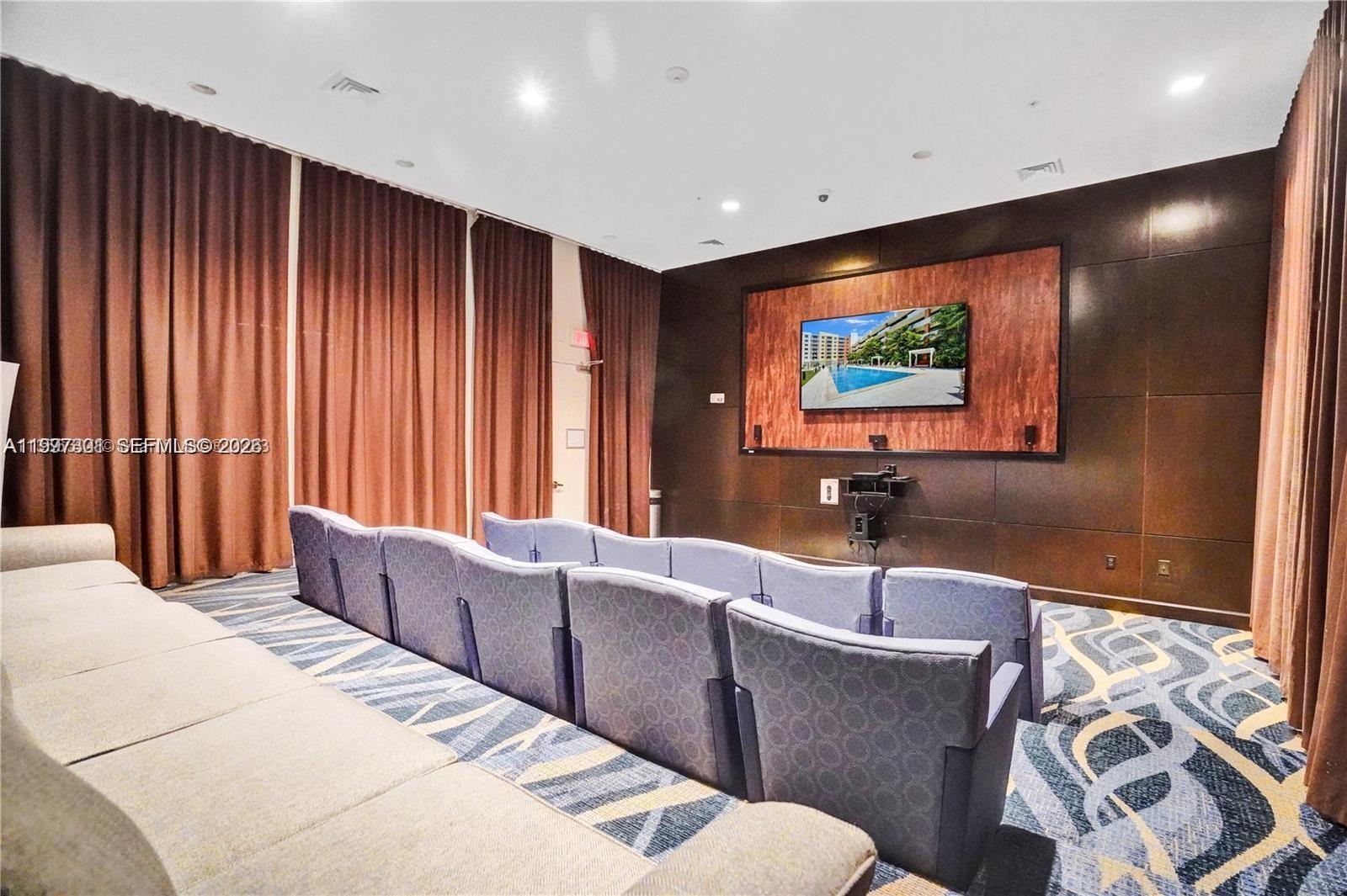 VENTURE AT AVENTURA WEST - Residential Lease