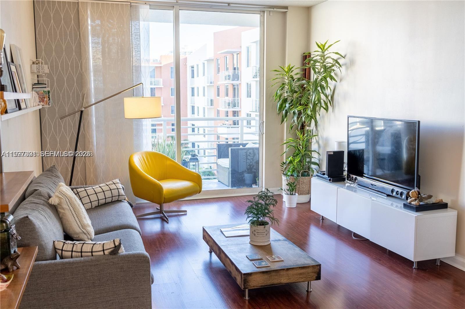 VENTURE AT AVENTURA WEST - Residential Lease