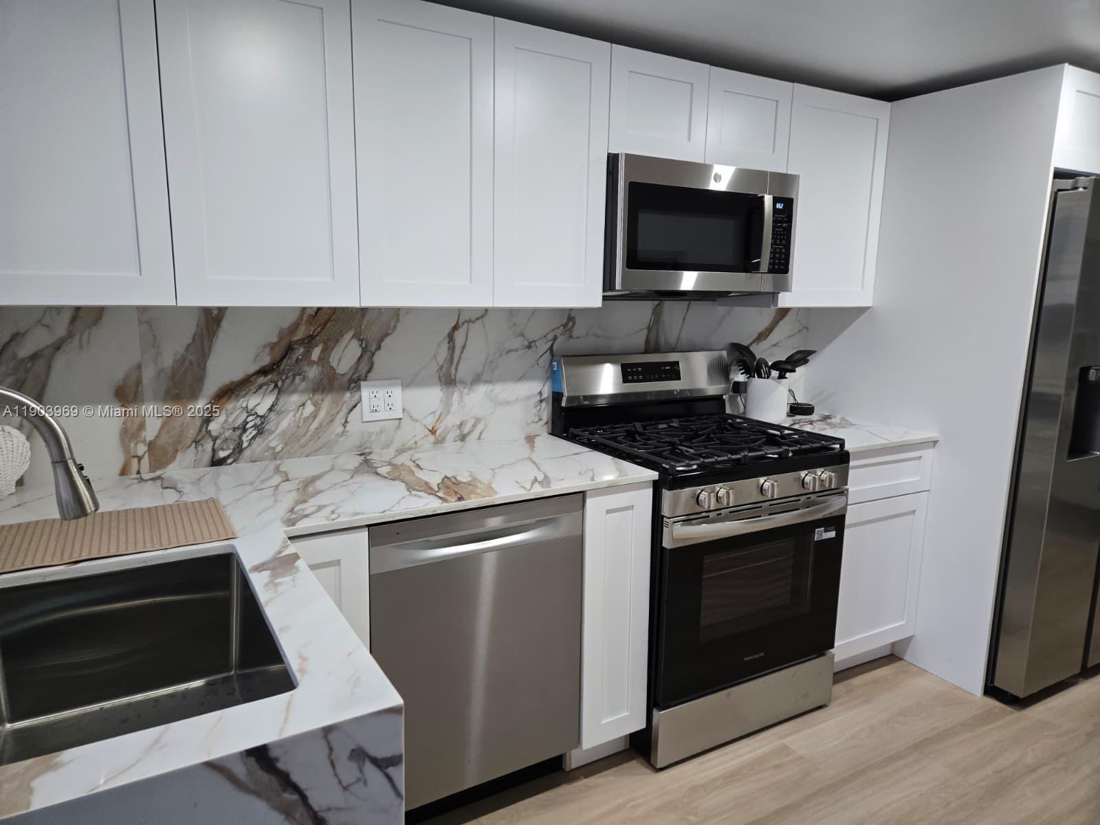 LONG KEY PROJ PROP LINE S - Residential Lease