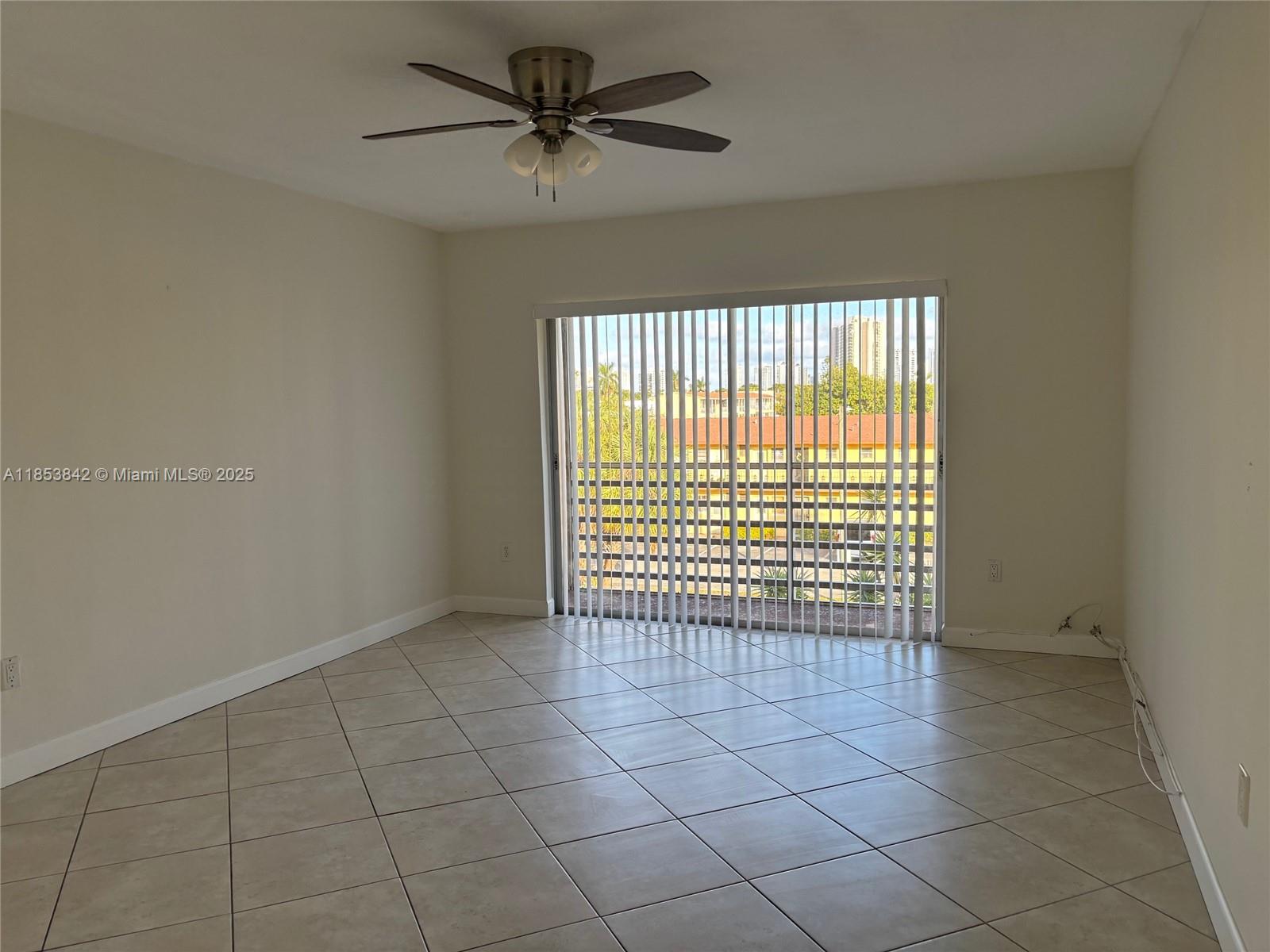 20200 NE 27th Ct 33