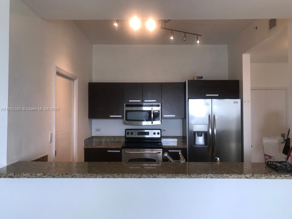 2525 SW 3rd Ave 610
