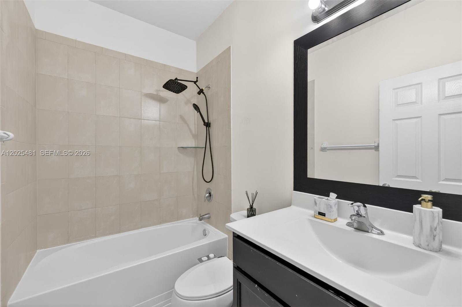COCO PALM ESTATES - Residential