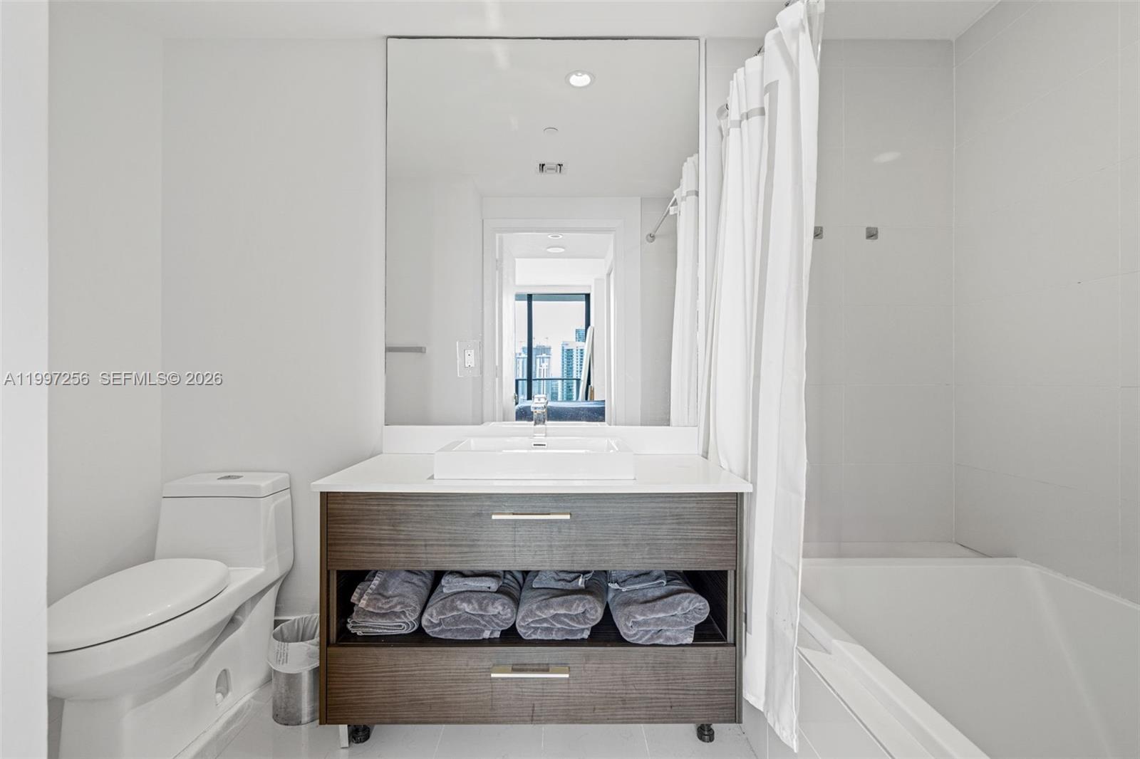 BRICKELL HEIGHTS EAST CON - Residential Lease