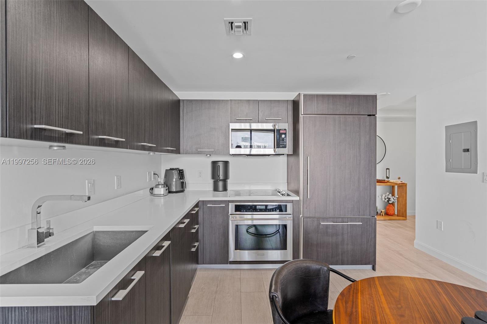 BRICKELL HEIGHTS EAST CON - Residential Lease