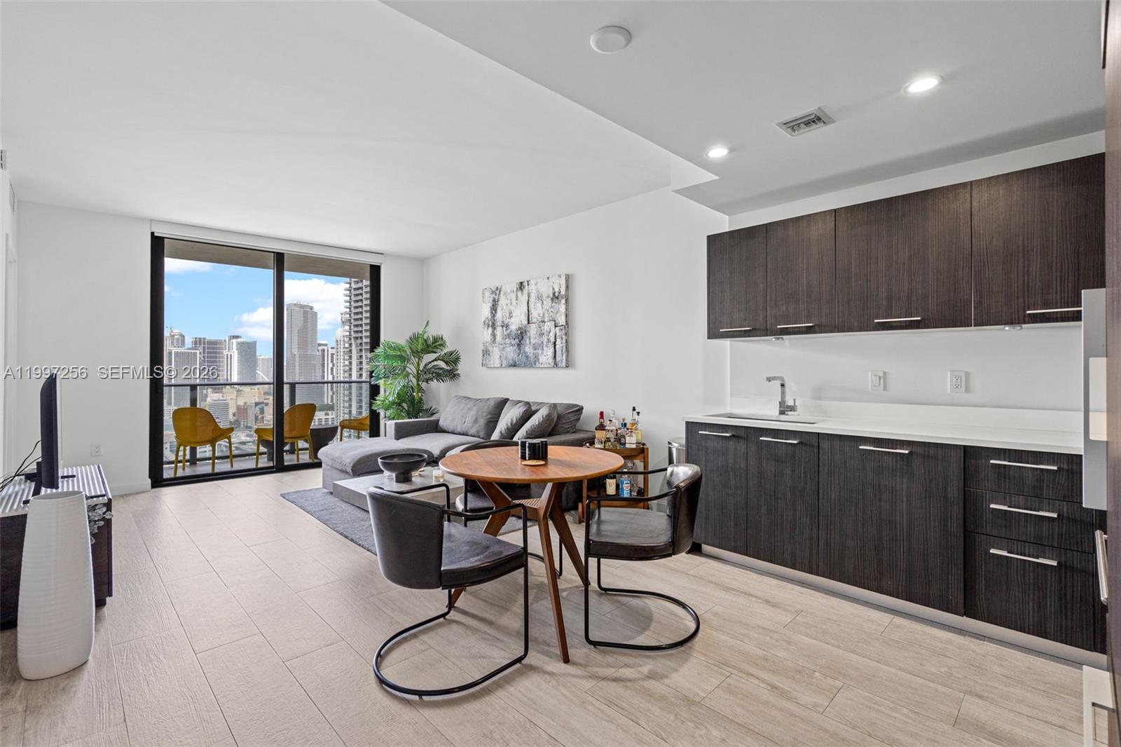 BRICKELL HEIGHTS EAST CON - Residential Lease