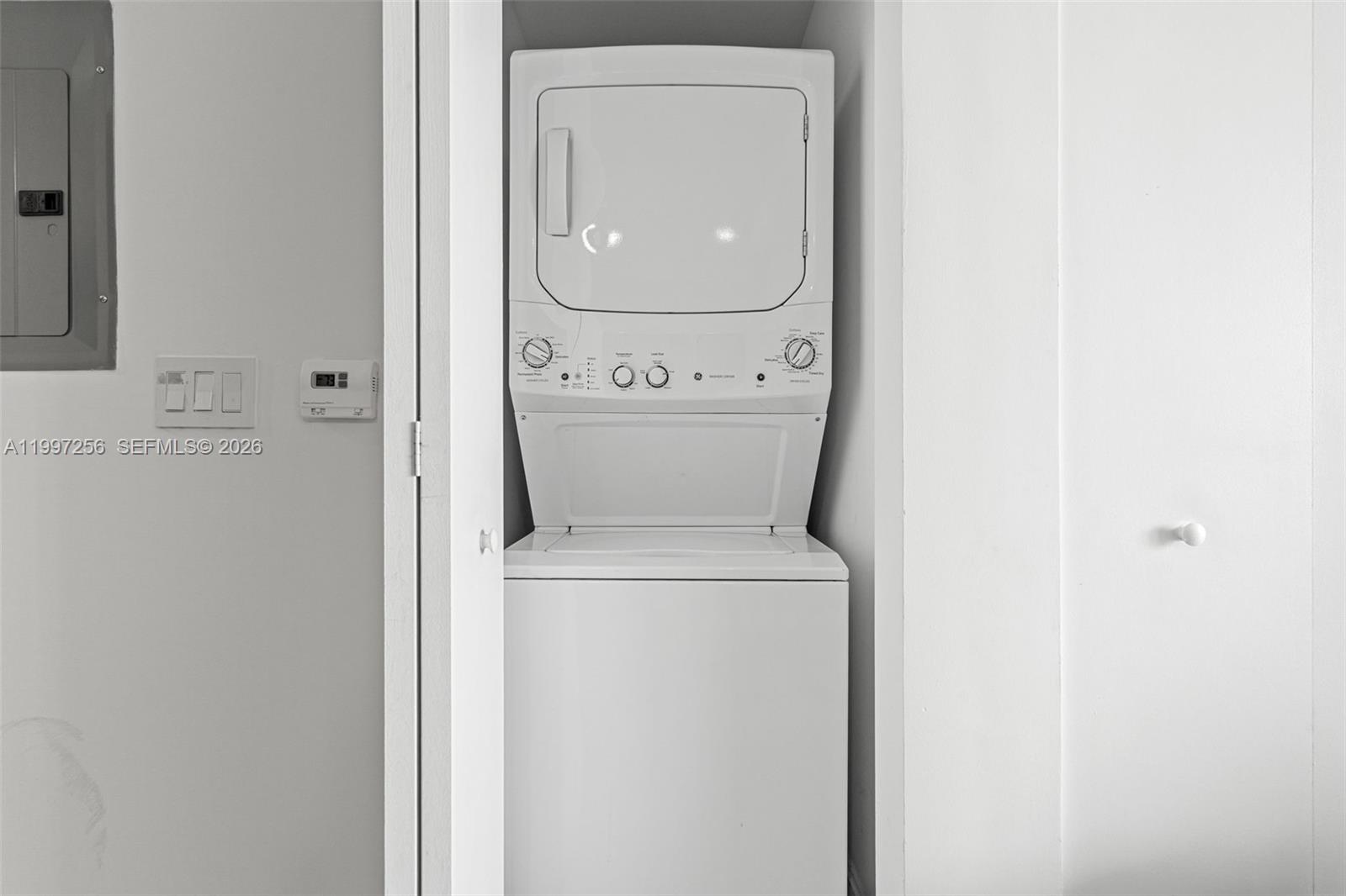 BRICKELL HEIGHTS EAST CON - Residential Lease