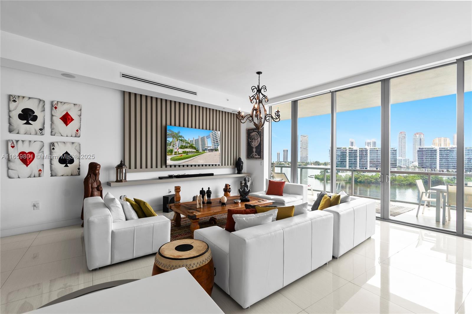ECHO CONDO - Residential