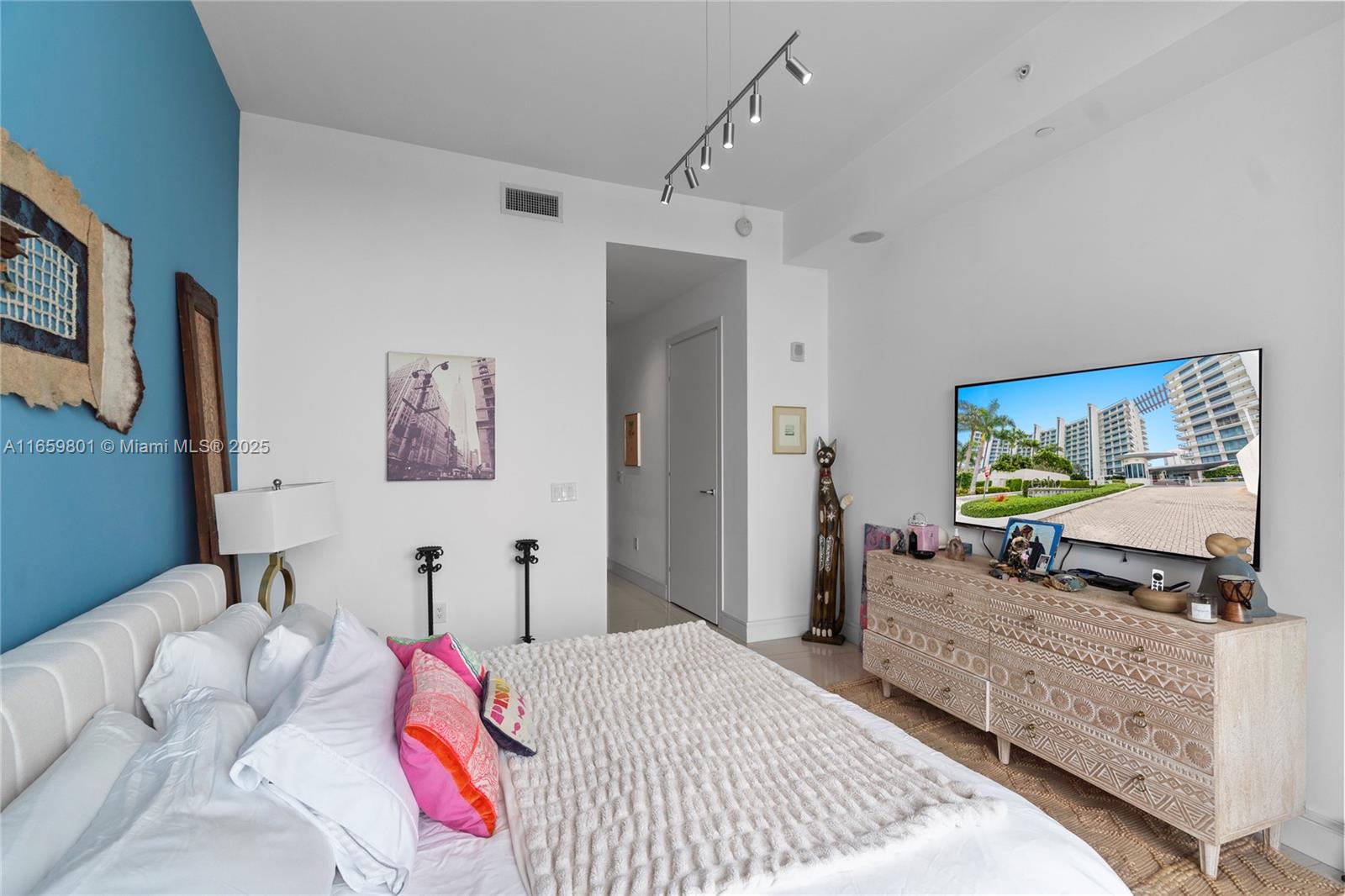 ECHO CONDO - Residential