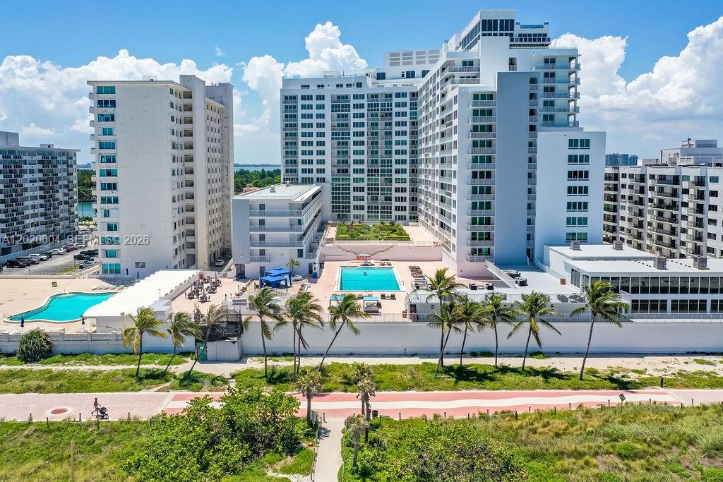5401 Collins Ave 1213