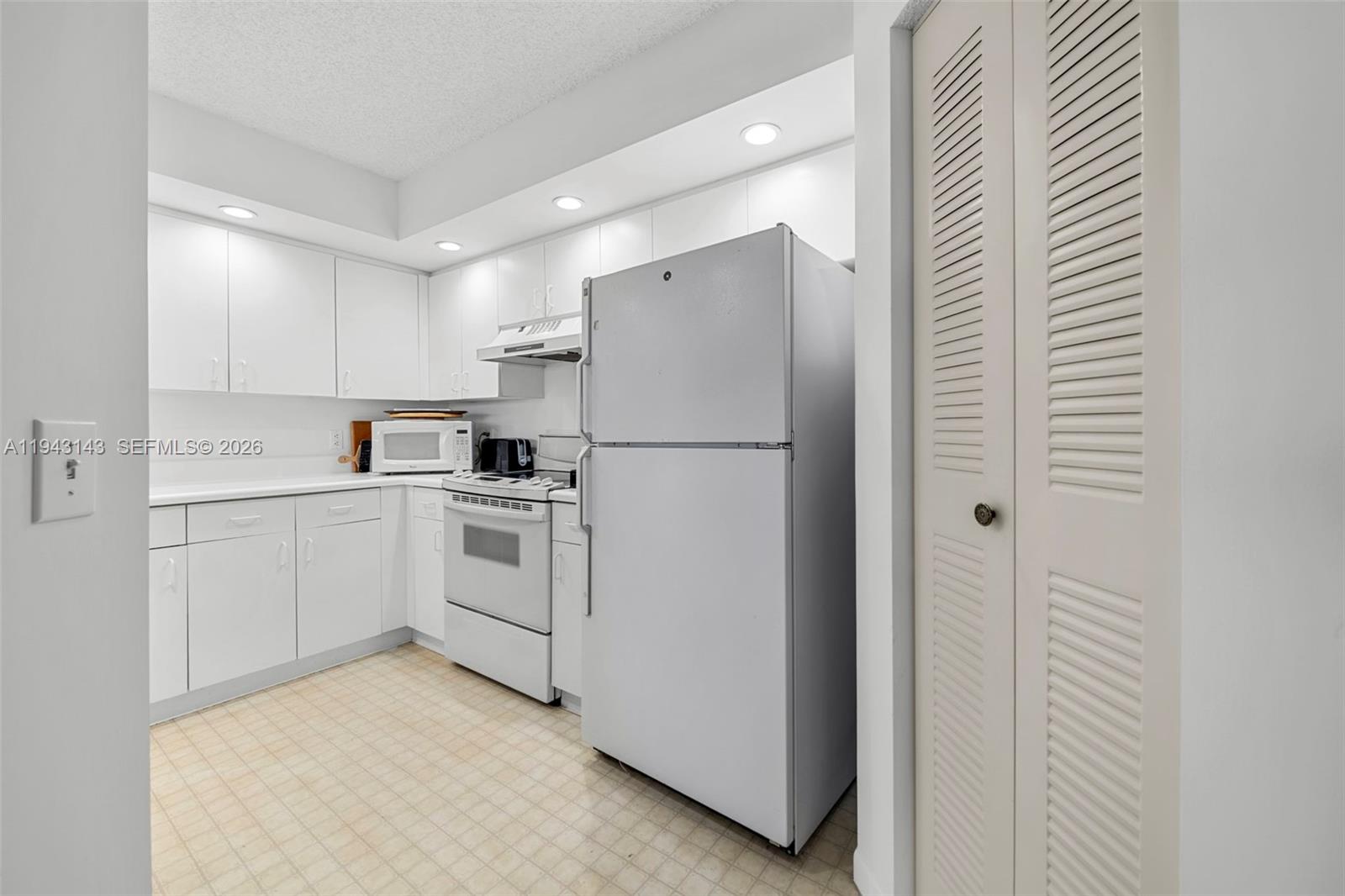 IVANHOE EAST AT CENTURY V - Residential