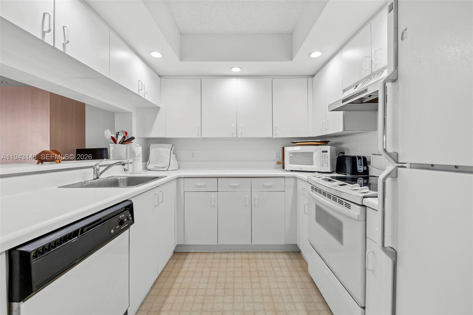 IVANHOE EAST AT CENTURY V - Residential