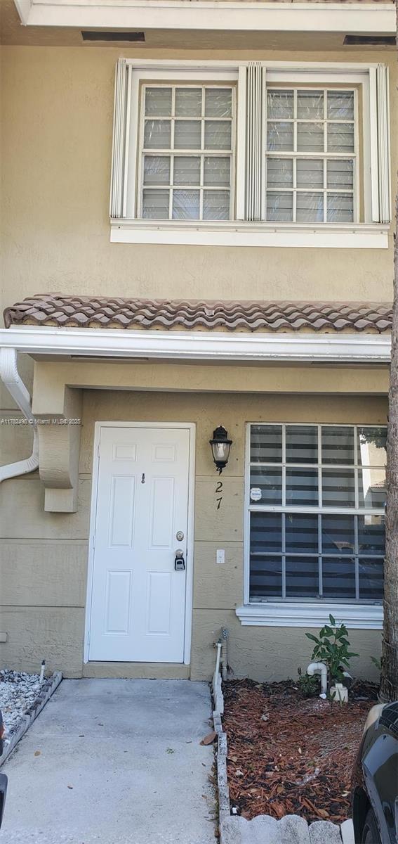 Rental Property at 427 Sw 122nd Ave 427, Pembroke Pines, Miami-Dade County, Florida - Bedrooms: 2 
Bathrooms: 3  - $2,550 MO.