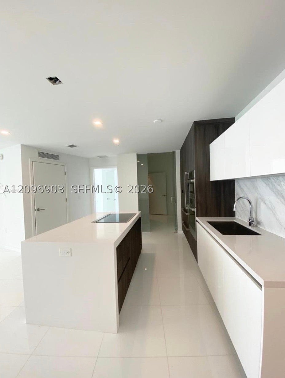 851 NE 1st Ave 3609