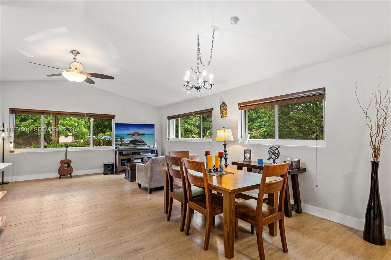 HERMAN HILLS - Residential