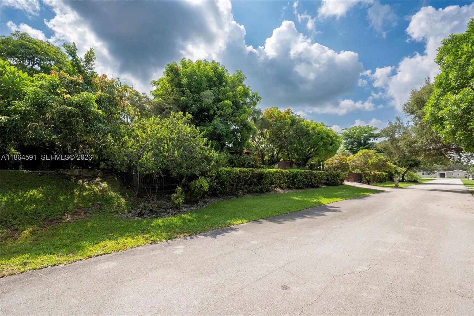 HERMAN HILLS - Residential