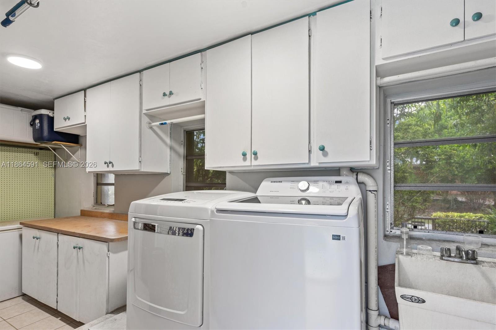 HERMAN HILLS - Residential