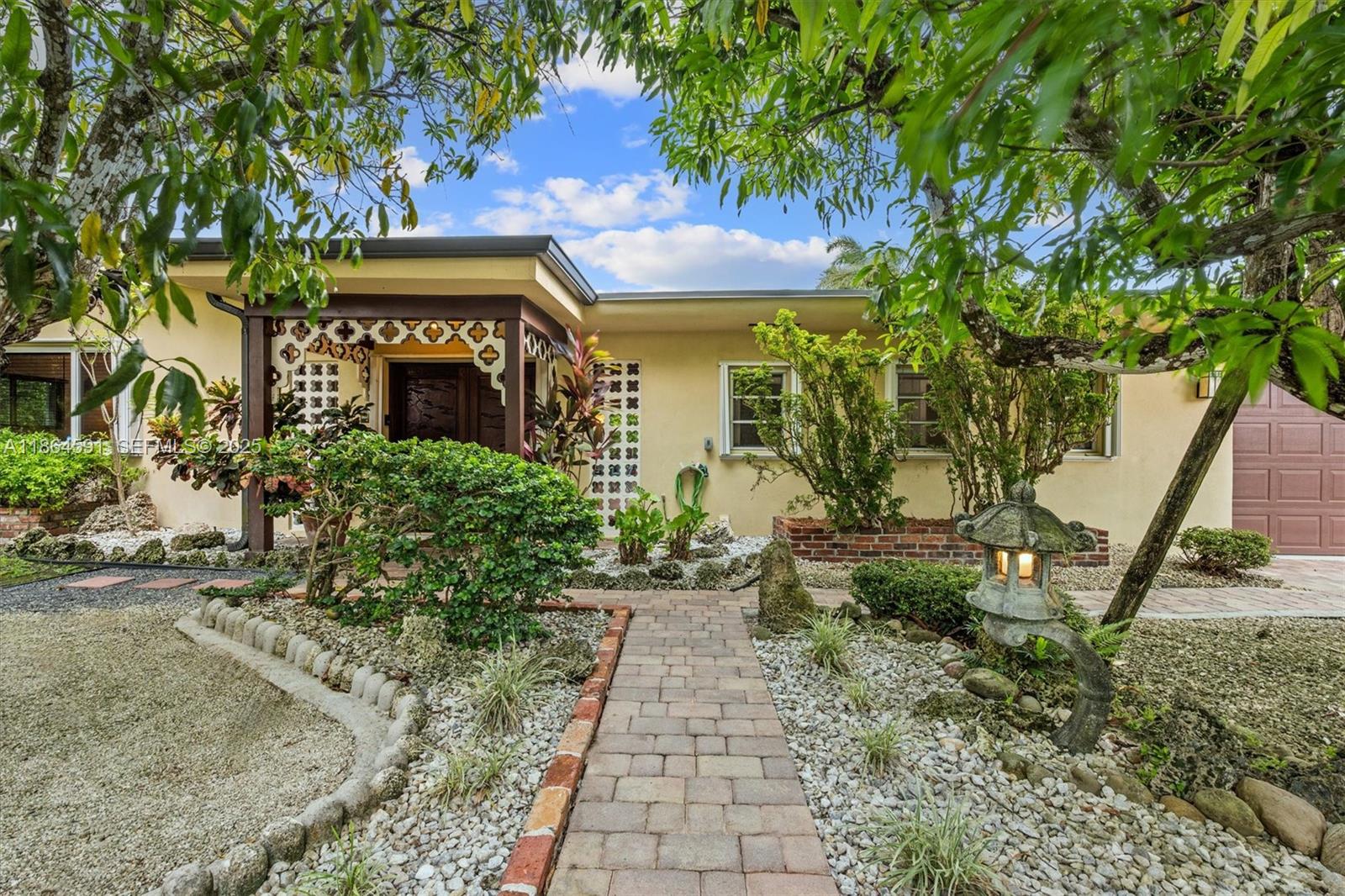 HERMAN HILLS - Residential