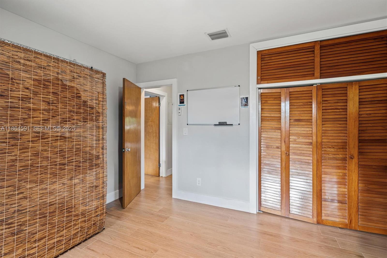 HERMAN HILLS - Residential