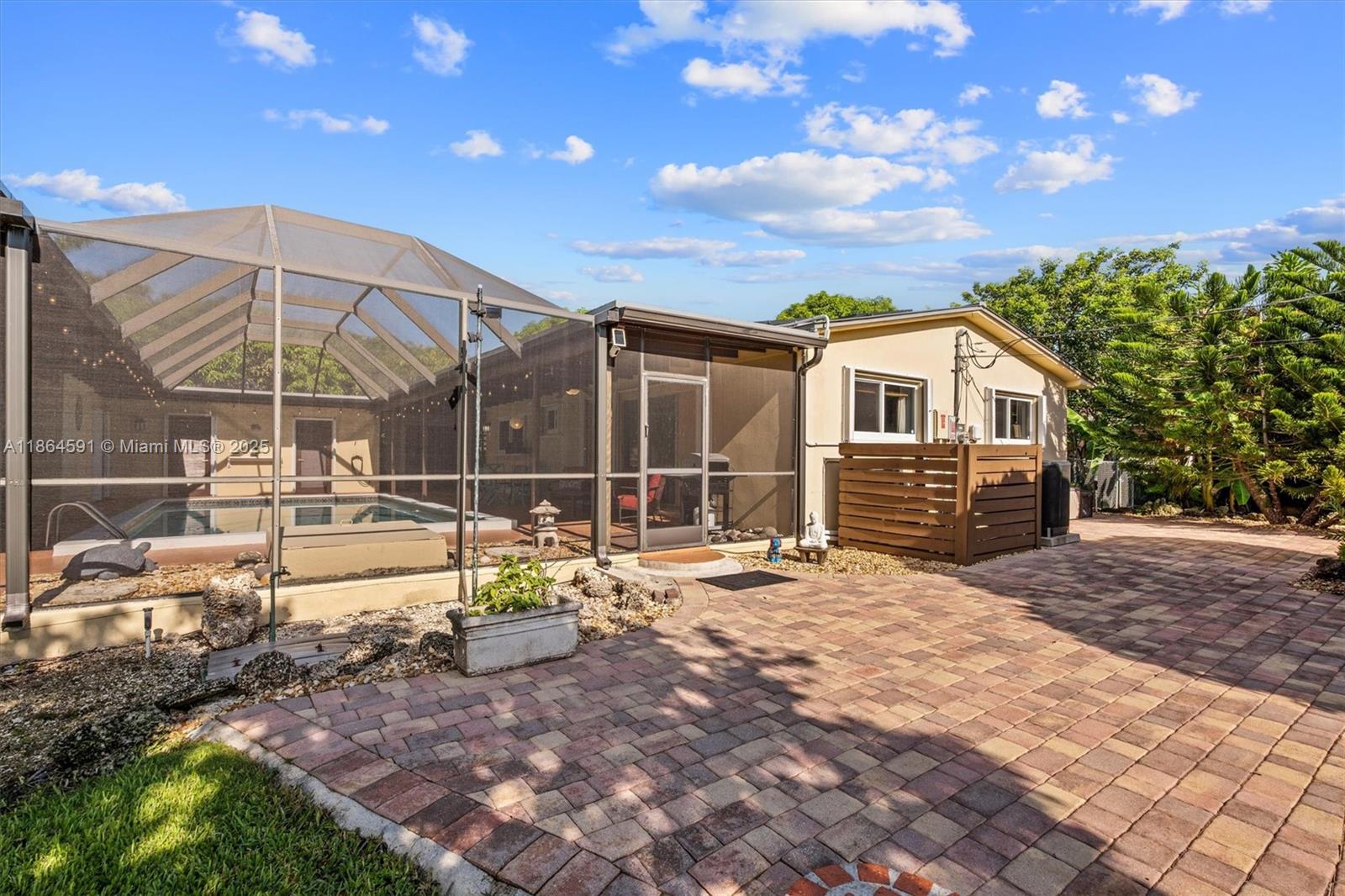 HERMAN HILLS - Residential