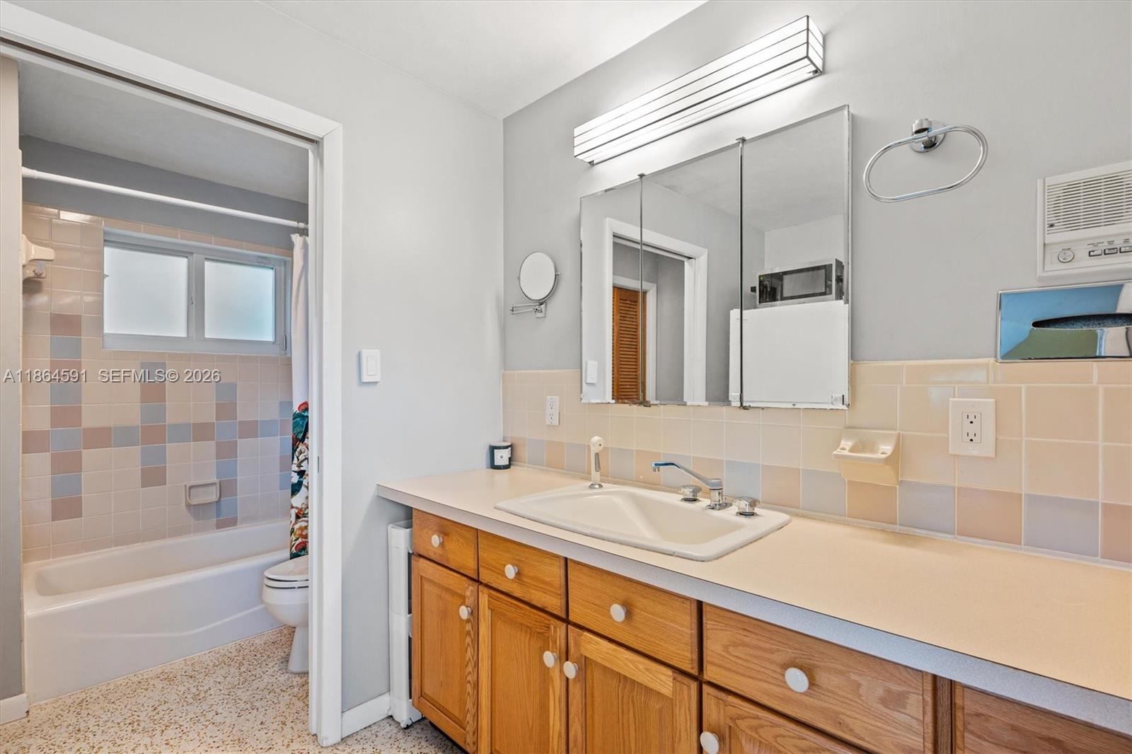 HERMAN HILLS - Residential