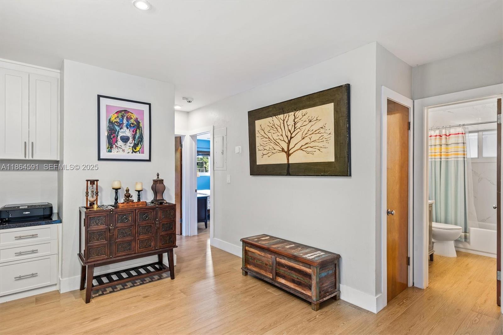 HERMAN HILLS - Residential